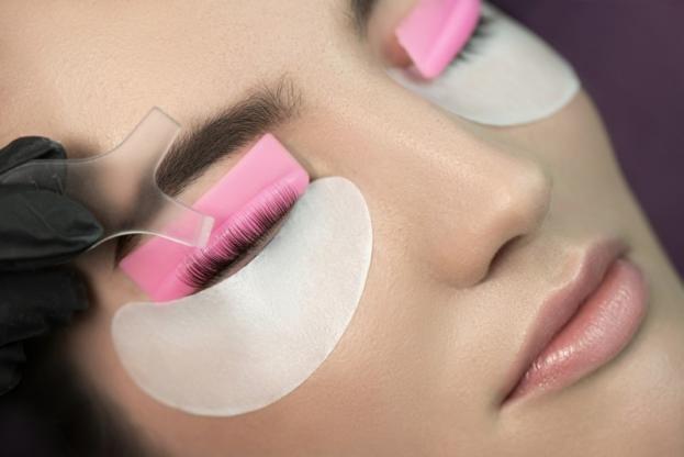 esthéticienne rehaussement de cils